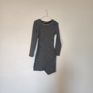 Iris Long Sleeve Black and White Dress Size Small